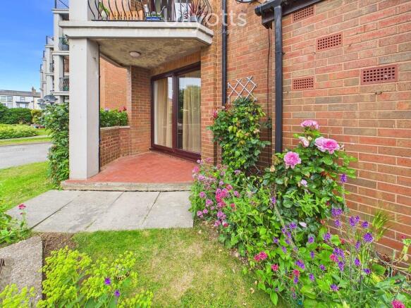 1 bed property, in Bayside, £120,000