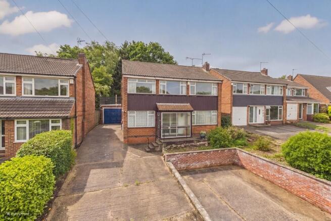 5 bed property, in Angrave Road, £325,000