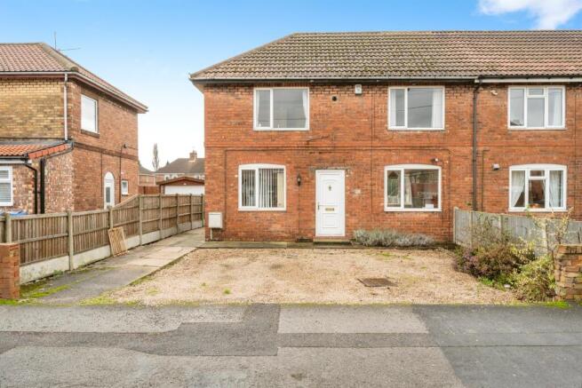 3 bed property, in Suffolk Road, £130,000