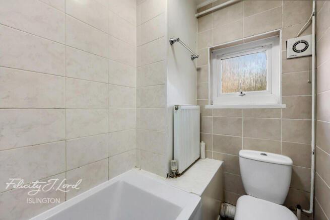 1 bed property, in Hobbs Place Estate, £255,000