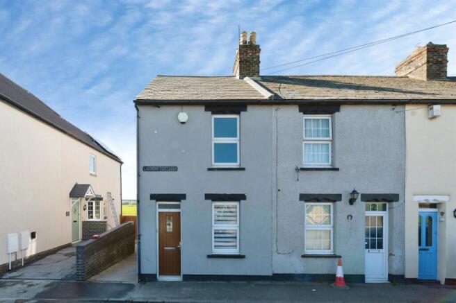 2 bed property, in Wennington Road, £325,000