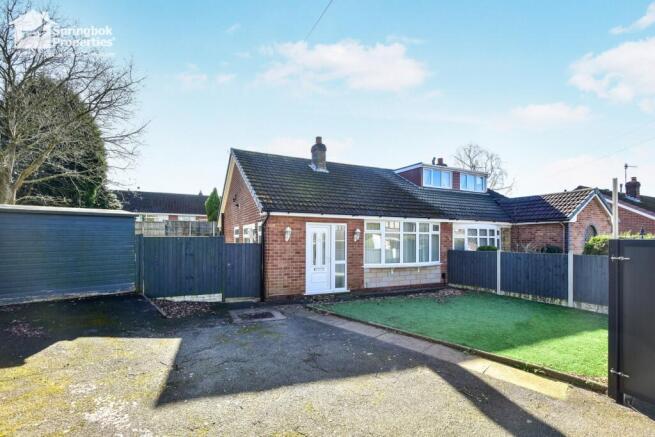 2 bed property, in Brentnor Close, £200,000