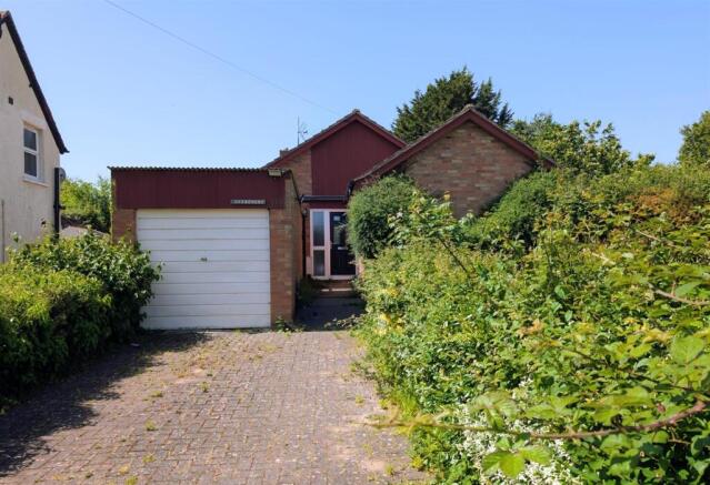 2 bed property, in The Wheatridge East, £330,000