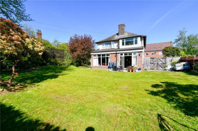 4 bed property, in Cross Lane, £545,000