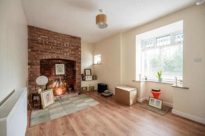 2 bed property, in Grimshaw Lane, £180,000
