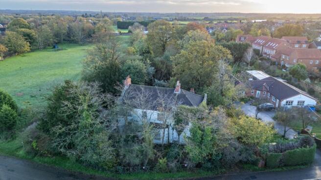 4 bed property, in Muskham Hall, £100,000