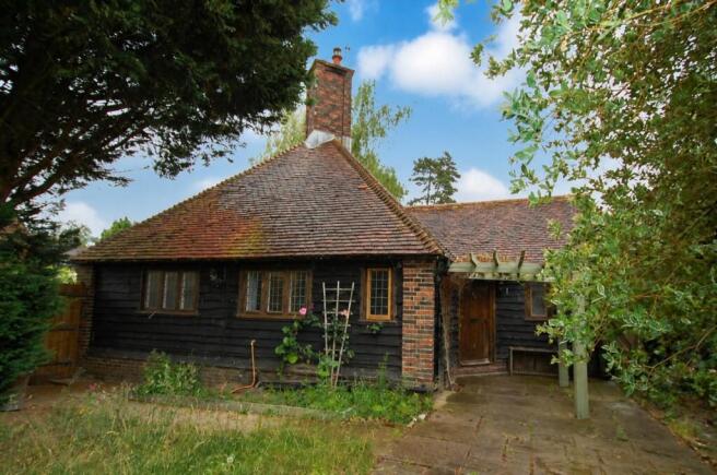 2 bed property, in Furzen Lane, £500,000