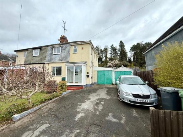 3 bed property, in Lower Lickhill Road, £310,000