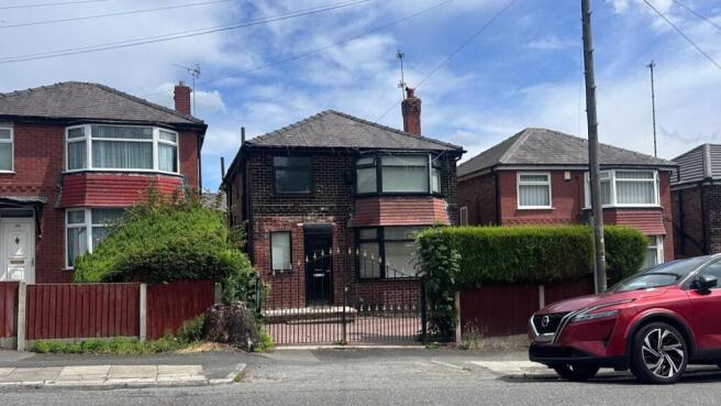 4 bed property, in Heywood Road, £265,000