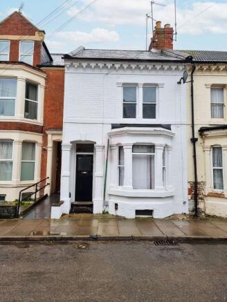 6 bed property, in Colwyn Road, £300,000