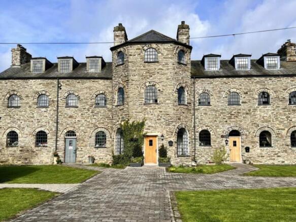 3 bed property, in Tai'r Aran, £360,000
