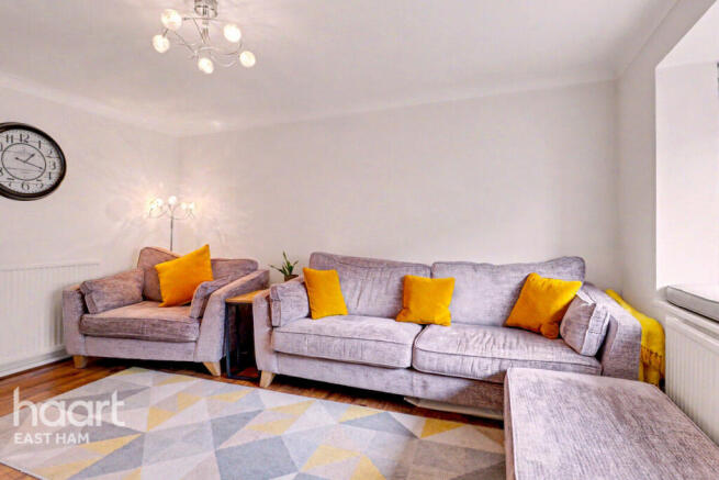 3 bed property, in Kirkham Road, £475,000
