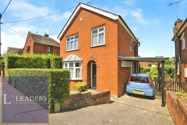 3 bed property, in Stanley Road, £325,000