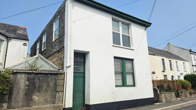 5 bed property, in Bodmin Road, £200,000