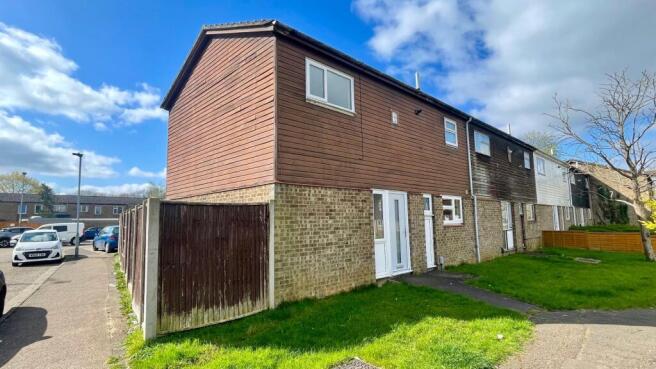 3 bed property, in Kirkmeadow, £145,000