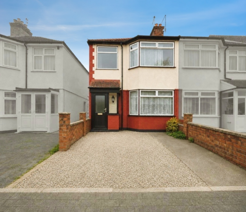 3 bed property, in Crofts Road, £600,000