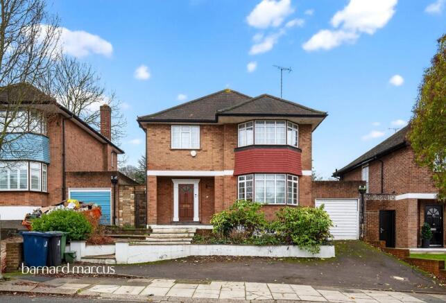 4 bed property, in The Ridings, £1,275,000