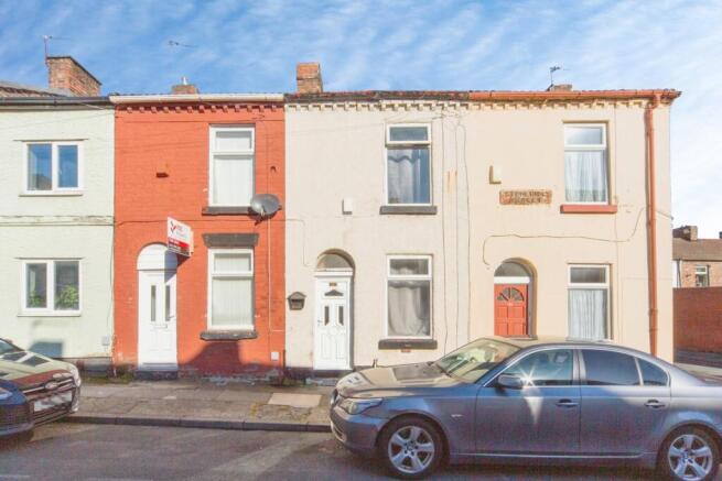 2 bed property, in Stonehill Street, £120,000