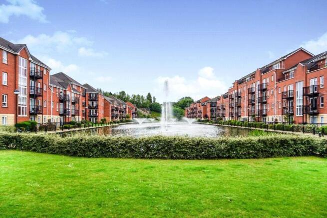 2 bed property, in Ellerman Road, £180,000
