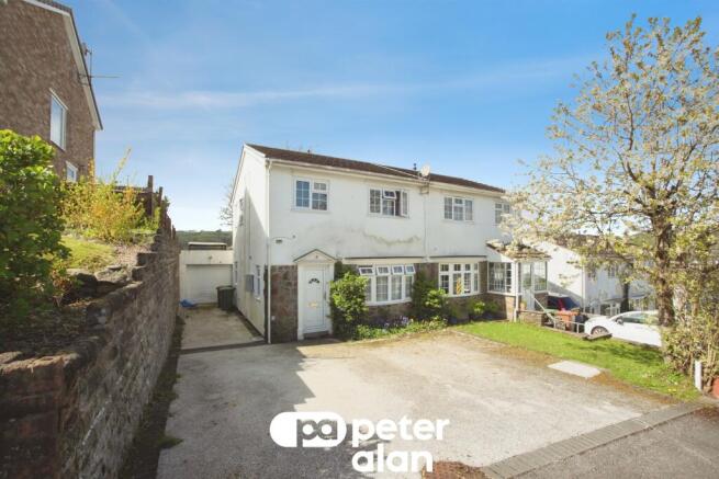 3 bed property, in Springfield Road, £260,000