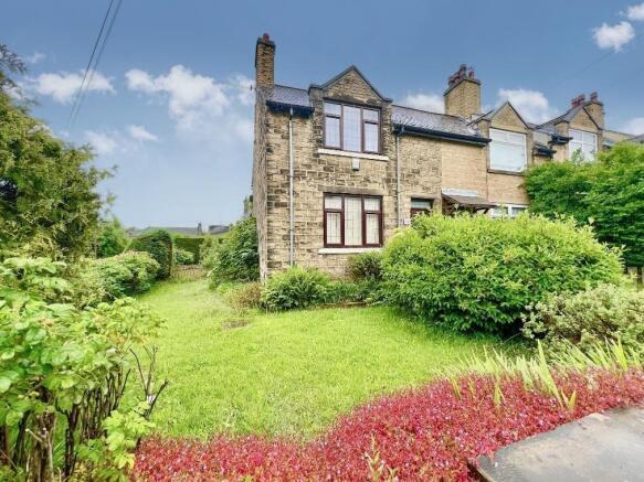 2 bed property, in Victory Avenue, £130,000