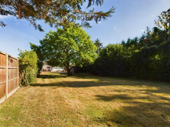 3 bed property, in Coppermill Road, £850,000