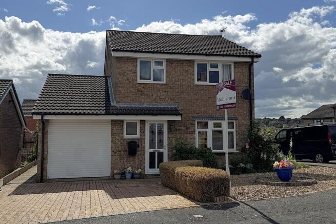 3 bed property, in Shelley Avenue, £295,000