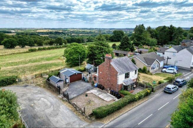 3 bed property, in Over Lane, £280,000