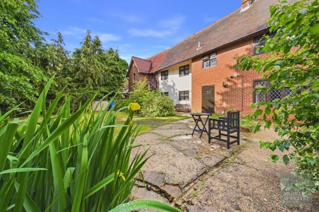4 bed property, in Church Road, £500,000