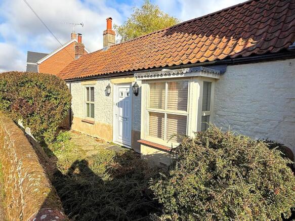 2 bed property, in Heacham, £293,000