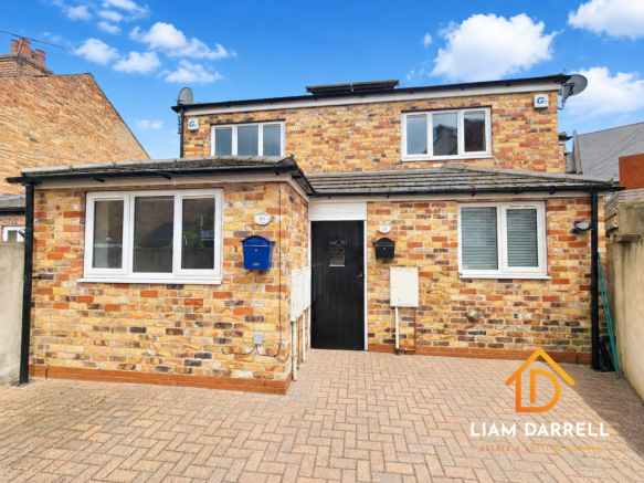 4 bed property, in 4a and 4b St. Martins Road, £250,000