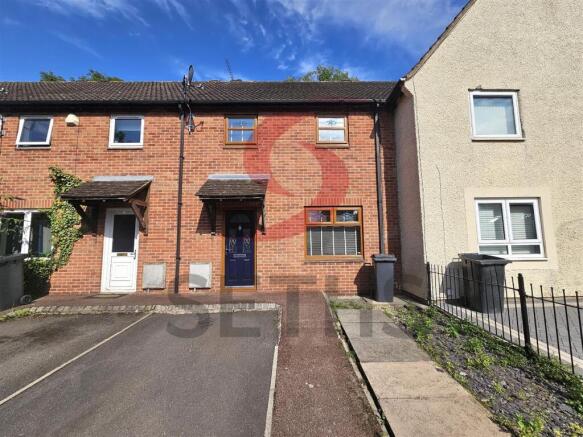 2 bed property, in Blue Gates Road, £200,000
