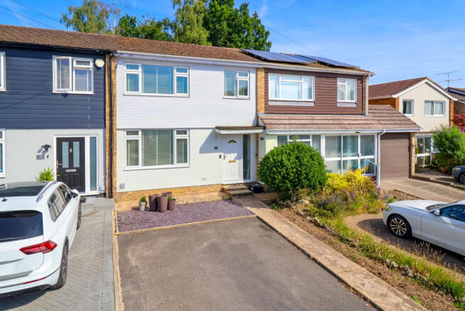 3 bed property, in The Greenway, £425,000