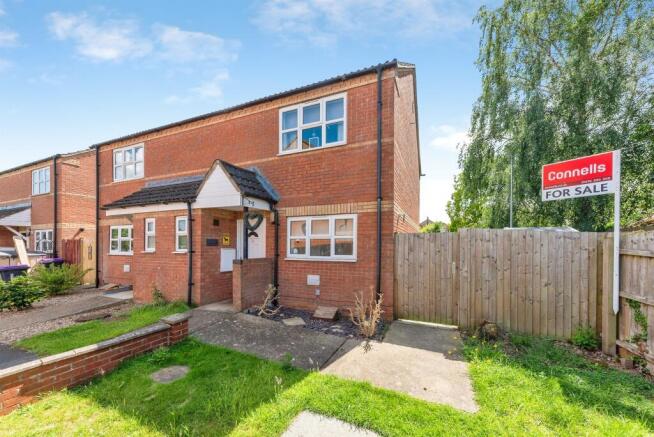 2 bed property, in Elsie Davies Close, £170,000