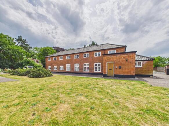 1 bed property, in Heckingham Park Drive, £120,000