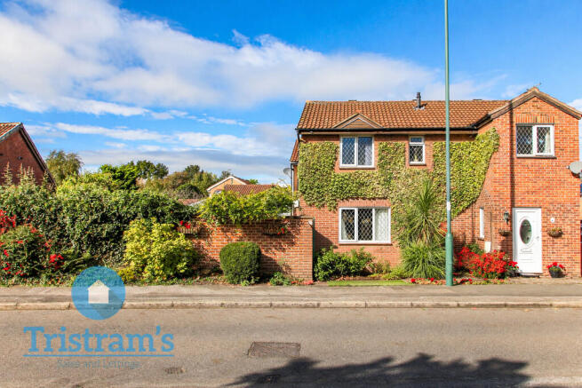 4 bed property, in Torvill Drive, £425,000