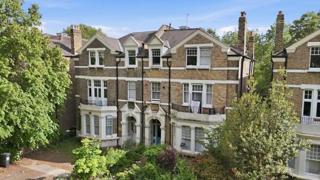 1 bed property, in Lewisham Park, £270,000