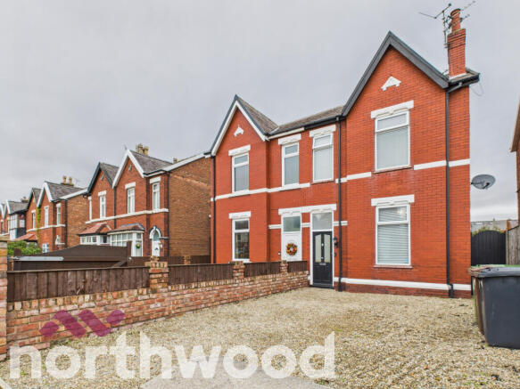 2 bed property, in Bispham Road, £190,000