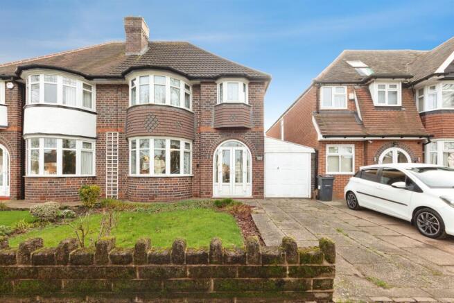 3 bed property, in Fox Hollies Road, £360,000