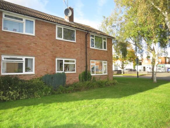 2 bed property, in Masons Road, £160,000