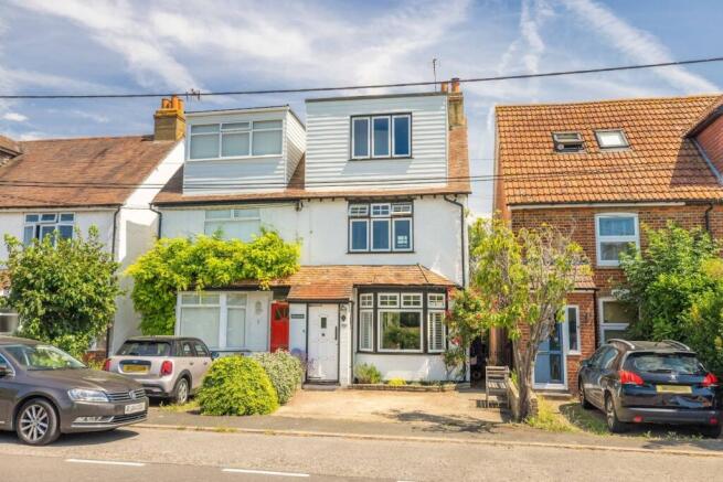 4 bed property, in Marsh Lane, £725,000