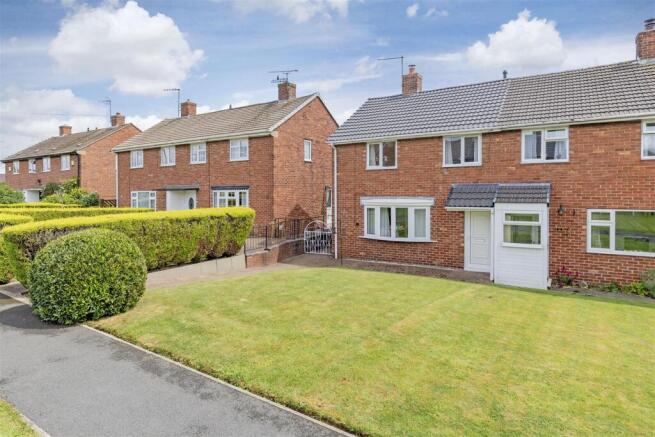 3 bed property, in Churchside, £170,000