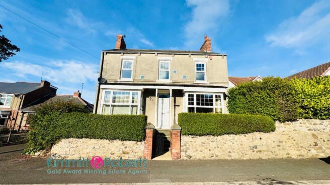 4 bed property, in Burnholme, £200,000