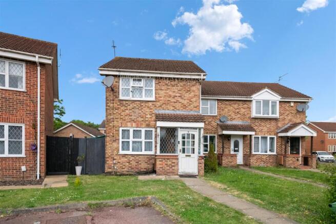 2 bed property, in Paddington Close, £490,000