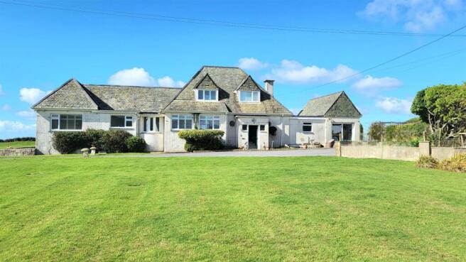 4 bed property, in Gwynfa, £765,000