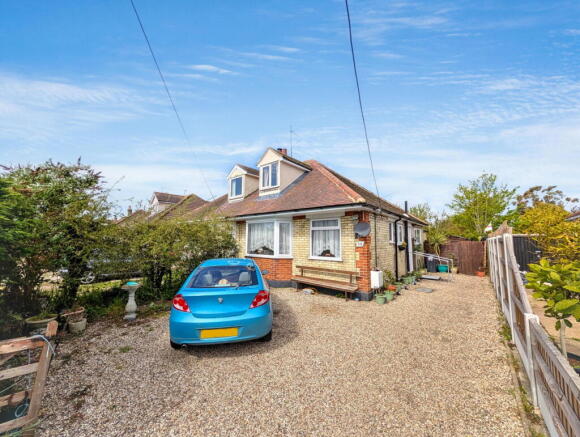 3 bed property, in Harwich Road, £300,000
