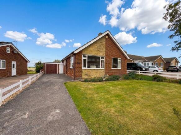 3 bed property, in Coppice Road, £300,000