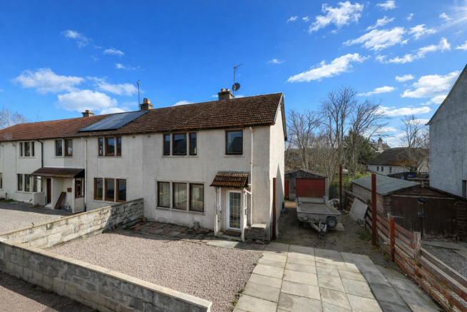 3 bed property, in 15 Kylintra Crescent, £115,000