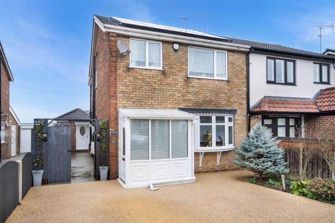 3 bed property, in Greenland Avenue, £235,000