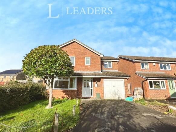 4 bed property, in The Meadow, £475,000